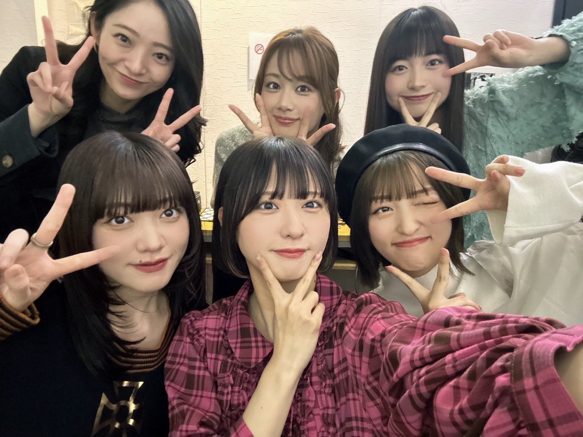 itoyui0426's tweet photo. 昨日は予備校事前学習講座
ご来場、ご視聴誠に
ありがとうございました📝✨

今日もアスカロン振り回してます⚔️

カッコよく使えるように
頑張るよ〜〜⚔️✨

#舞台アサルトリリィ新章 https://t.co/0PiNrG0O6D