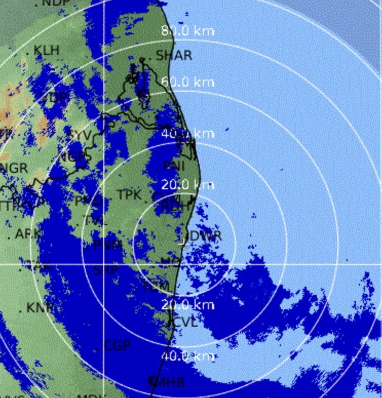 chennaiweather's tweet photo. Dec 4' 11:30 am update: 

Rainband is weakening in the core Chennai city region. Rain will reduce gradually

Suburban regions will see rain for an hour or so before reducing...

Wind will gust at times as the system is near our coast #ChennaiRains  #CycloneMichuang https://t.co/tyyIkRNo6G