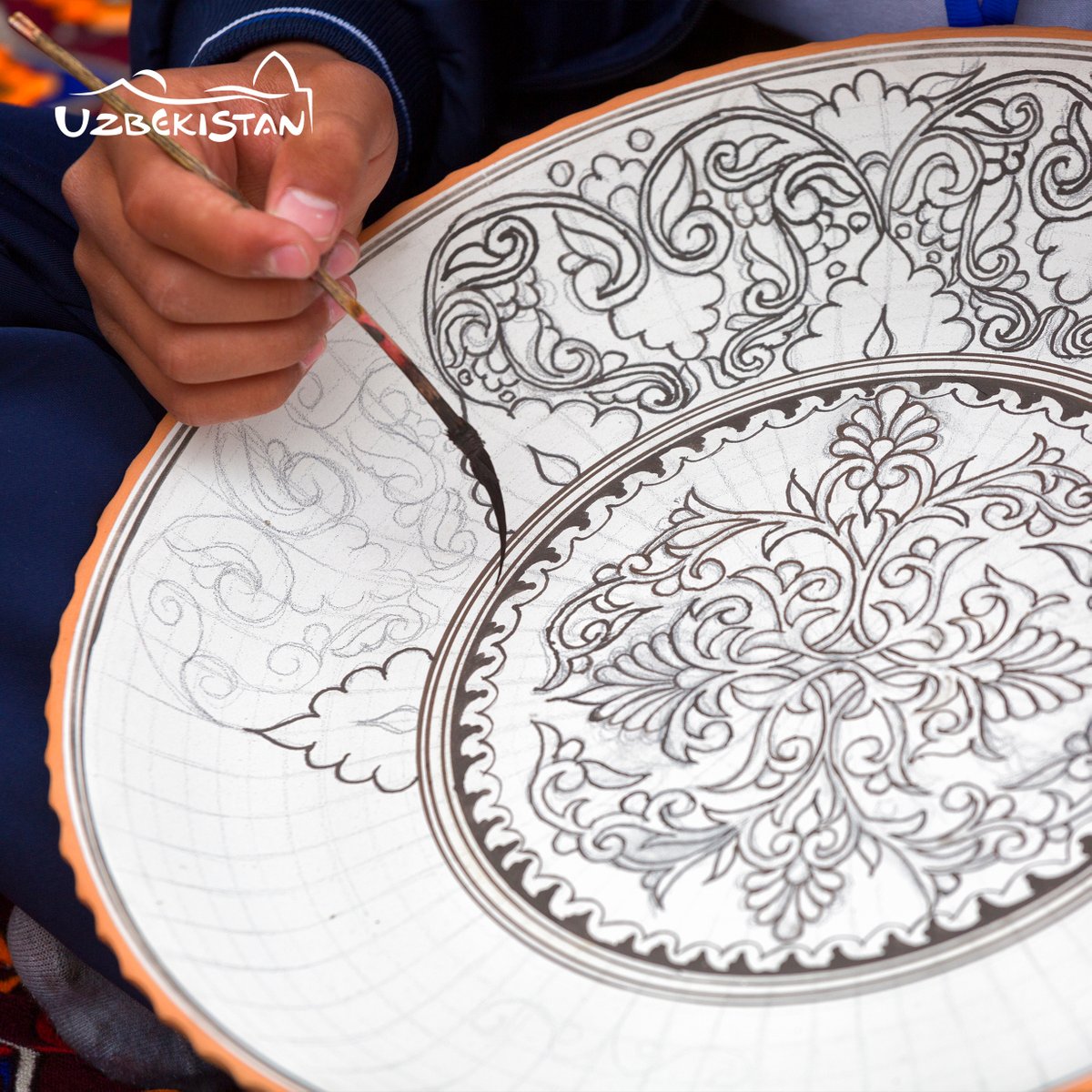uzb_travel's tweet photo. Handicrafts in Uzbekistan are a significant   part of the country's cultural identity and traditions. Uzbekistan is famous   for various types of handicrafts, including embroidery, silk weaving, wood   carving, metalwork, and miniatures. https://t.co/9isaBSEk1P