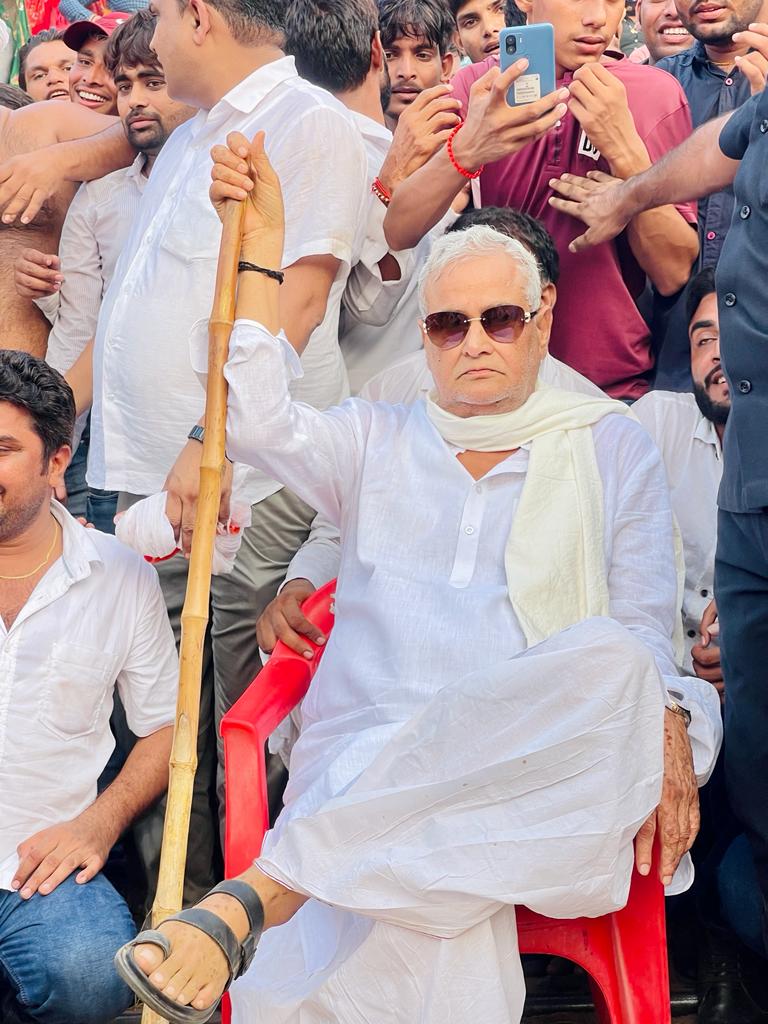 राजस्थान में विपक्ष की भूमिका निभाने में ये दोनों ही अहम किरदार थे। सतीश पूनिया जी बदकिस्मत रहे ..जो चुनाव हार गए। किरोड़ी लाल मीणा चुनाव जीते हैं,अतः अब किरोड़ी बाबा को उनके संघर्ष भरे जीवन के बदले में यह मौका तो मिलना ही चाहिए ।
#किरोड़ी_लाल_सीएम_बनाओ
<a href="/DrKirodilalBJP/">Dr. Kirodi Lal Meena</a> <a href="/AmitShah/">Amit Shah</a>