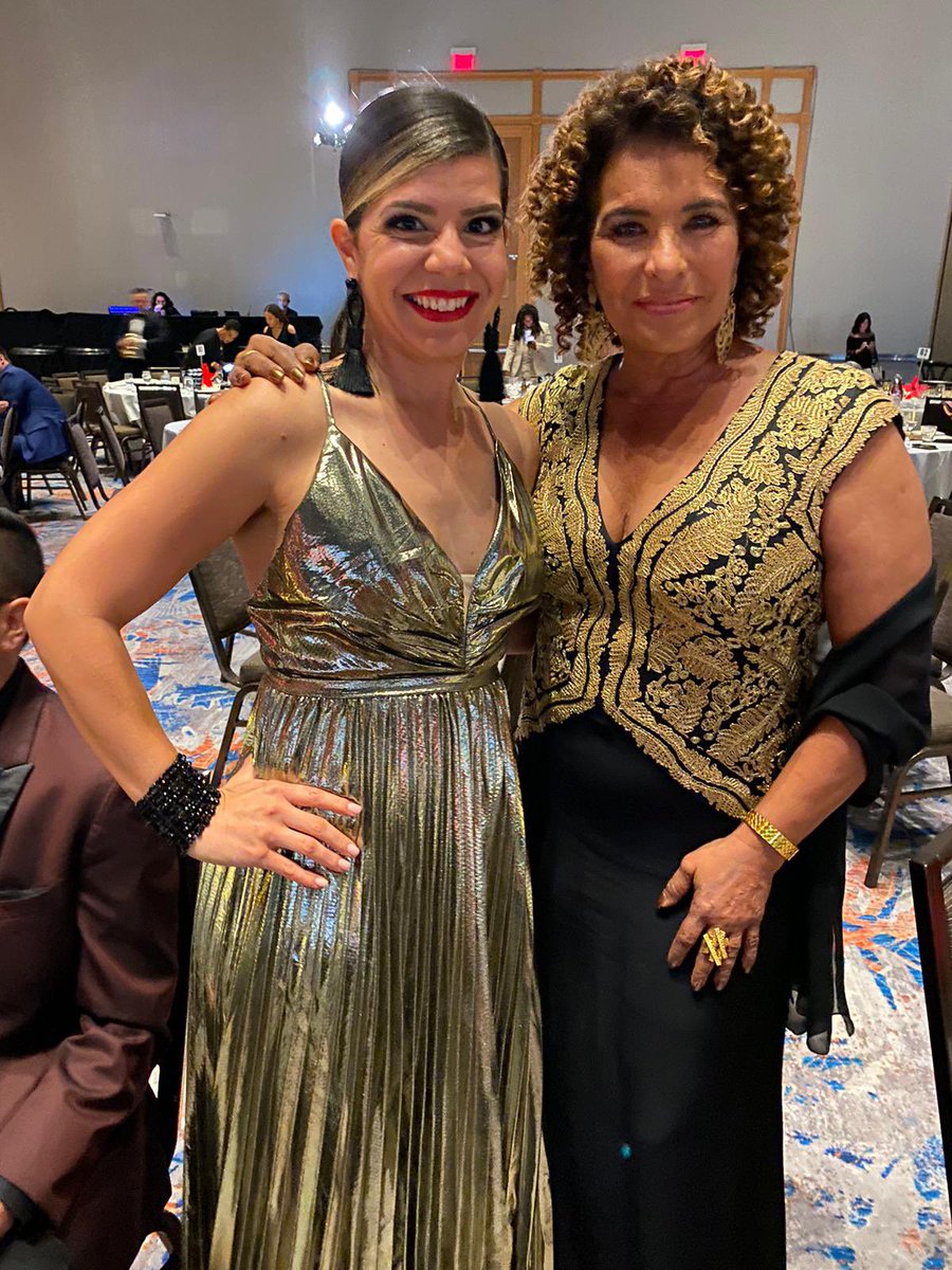 SamDiazReporter's tweet photo. Coincidir con ella y que te inspire en tan solo 2 minutos. Gracias @ivonnesolla 🙏🏼#suncoastemmys2023 https://t.co/YsxQop5zCy