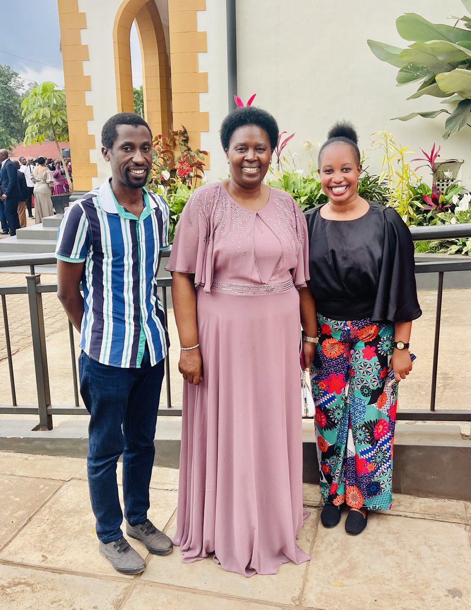 RonnieAAmanya1's tweet photo. Father King of glory , I come before you today to say thank you for the gift of life.Thank you for the far that you have brought us and thank you for the blessing of friends and https://t.co/uddP5nGjEP I commit this new week into your hands,may you reign supreme and favor us https://t.co/J7vCdidCFH