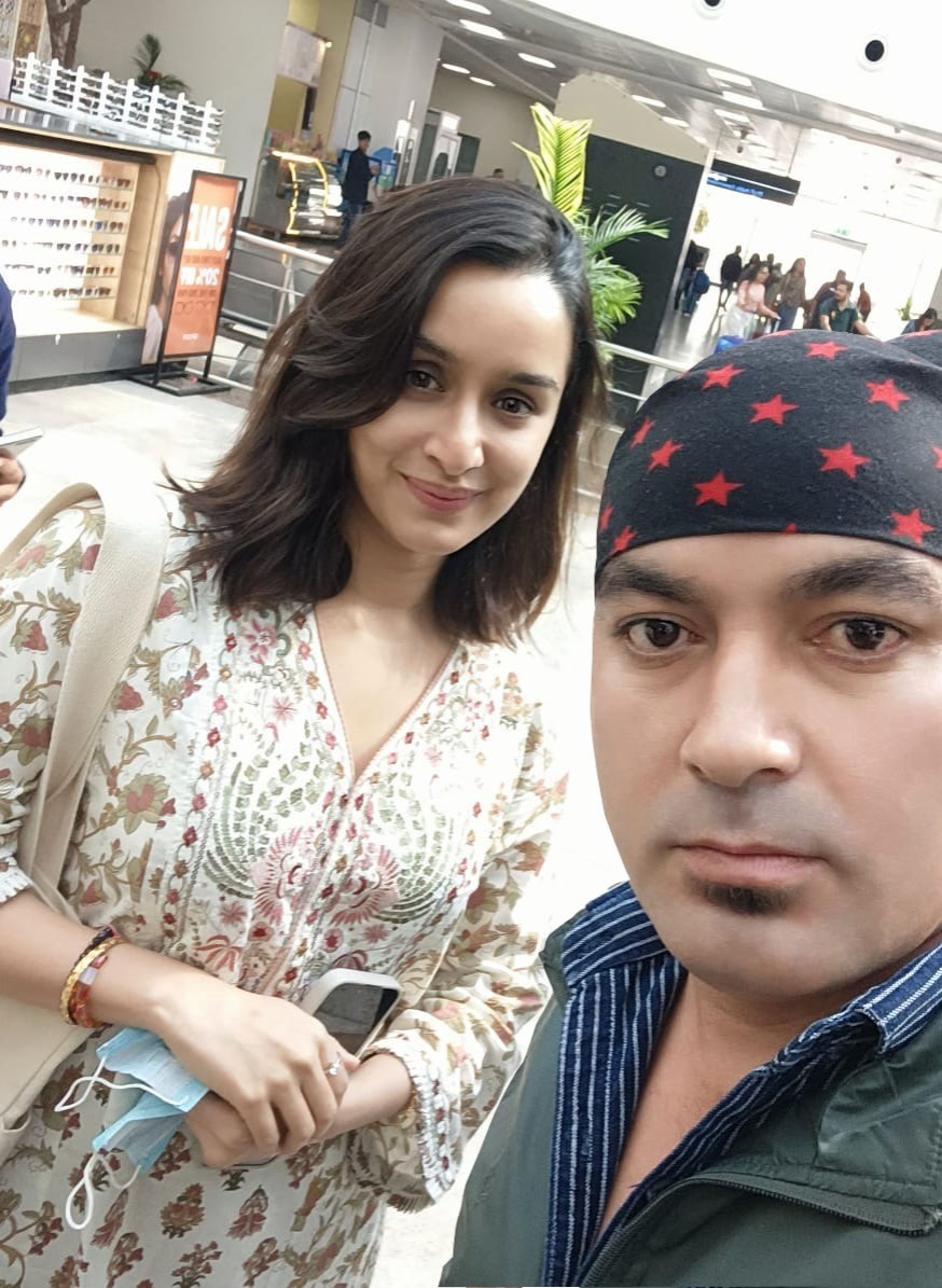 Deepsingh_page3's tweet image. Selfie time with the Beautiful Stree - @ShraddhaKapoor 
#ShraddhaKapoor @shraddhak_ @shraddhak_offc @Shraddha_Gems 
#Page3Life #Page3Journalist #Stree2