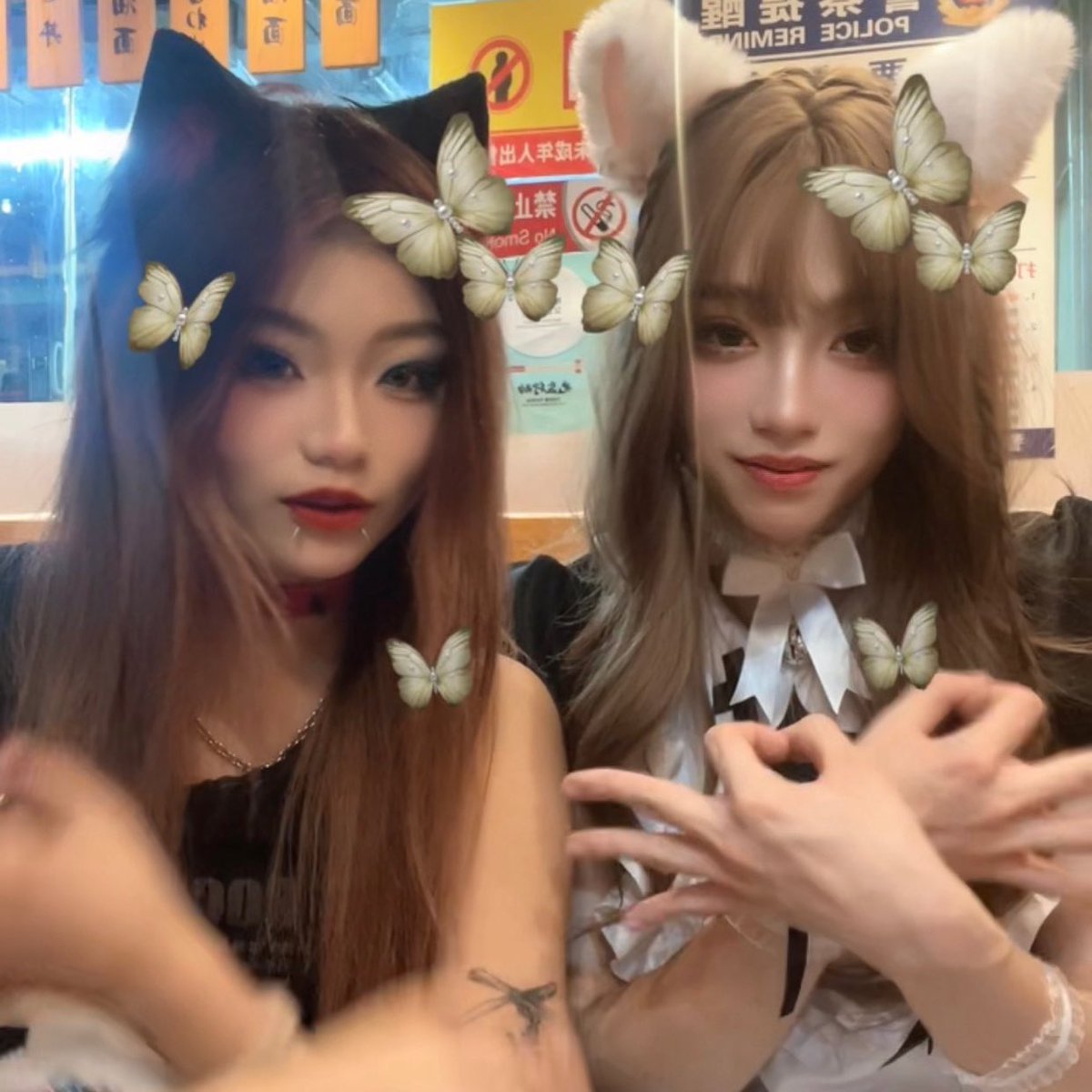 Chiknife4's tweet photo. 我是心机小女孩 拍照喜欢躲后排（黑猫是好朋友） #4i #四爱女攻男受 #四爱小狗 #四爱男受 https://t.co/9TQojcDkqq