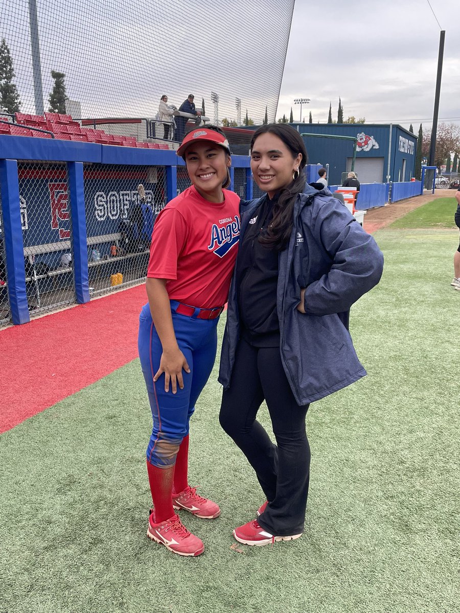 Thank you <a href="/KeahileleM/">Keahilele Mattson</a> for all the tips and answering all of my questions 😁😎. Thank you to the rest of the girls for making this a fun experience 💪🏽🫶🏽. #godogs #elevate