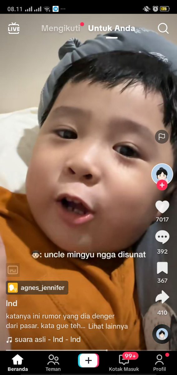 caratstalk's tweet photo. [17s] pliss ini lucu banget, mingyu dimana² kena 😭 itu yang gosipin mingyu di pasar siapa sih
*video di rep* https://t.co/misd9h0oNx