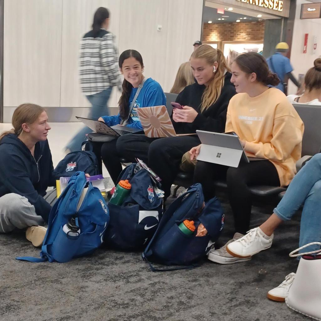 MrsRomeroPitts's tweet photo. Life of student athletes! Leaving #ECNLTN and getting ready to head right back into the school week. 

@ImCollegeSoccer @ImYouthSoccer @ECNLgirls @tbusoccer @PrepSoccer @TopDrawerSoccer @SoccerMomInt https://t.co/JgNkjuCYef