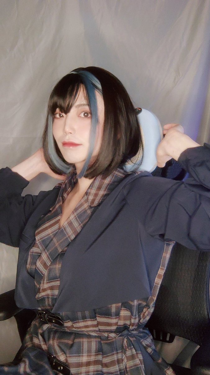之前按摩枕找俺做广告，我还专门买了这一套衣服。结果不了了之，白嫖一个枕头 https://t.co/q4YoCgPeeI