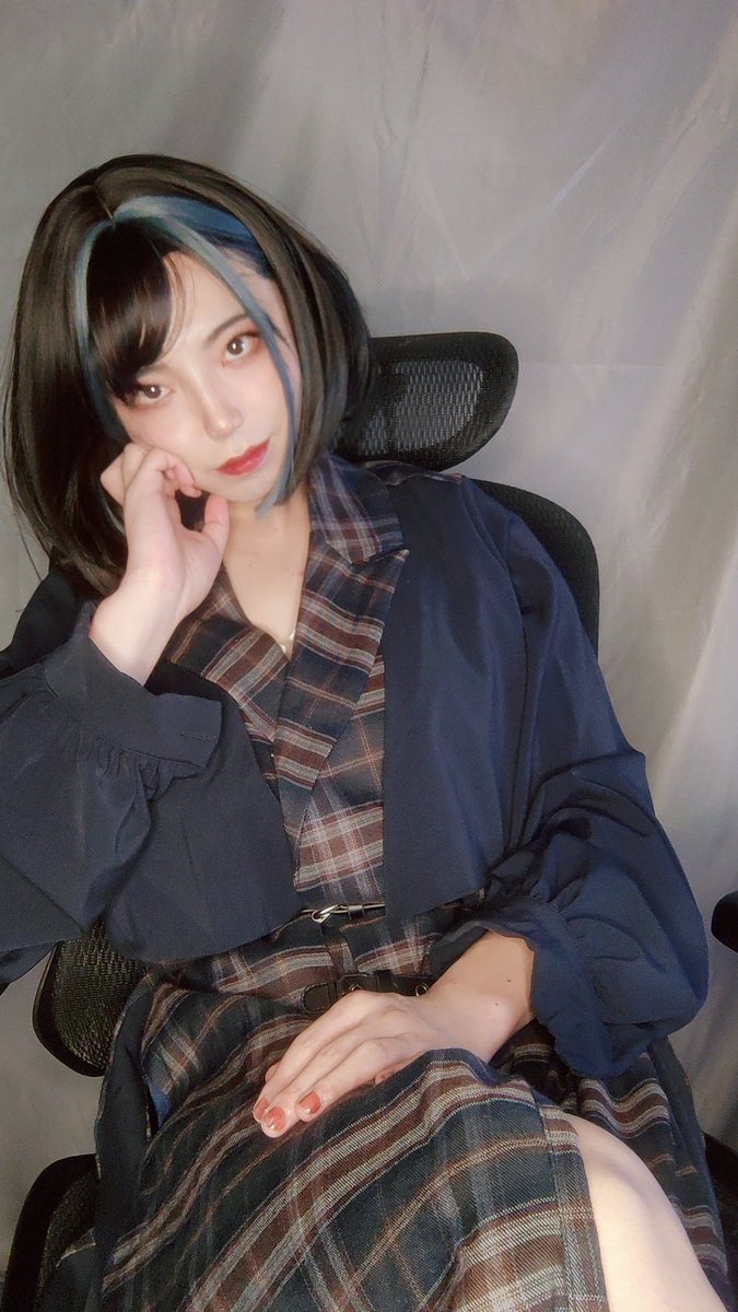 之前按摩枕找俺做广告，我还专门买了这一套衣服。结果不了了之，白嫖一个枕头 https://t.co/q4YoCgPeeI