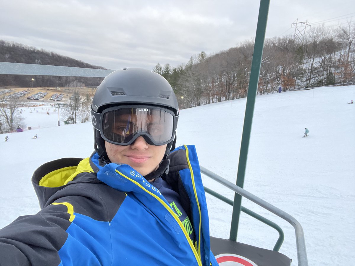 AndrewC73294468's tweet photo. It's been since April when I took my last run for the 2022-23 season, but here I am on my first day of the 2023-24 ski season at @aftonalpsmn with Team Afton!!! Had a great time. https://t.co/v1npSSWPjZ