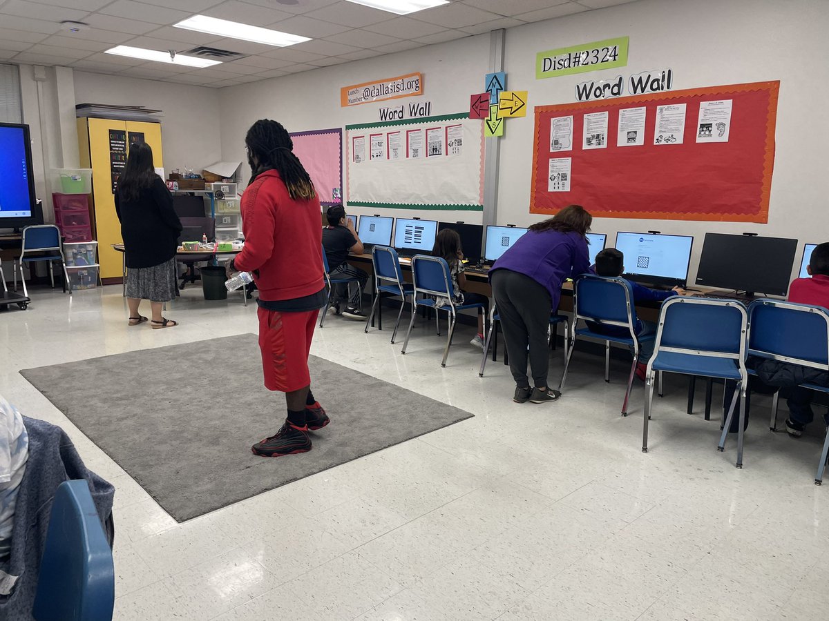 elsymserpas's tweet photo. UIL competition…way to go Mighty Eagles 🦅! @disdactivities @msjmurillo @PathtoPinkston @ERMartinezDISD https://t.co/kMkDbChqDC
