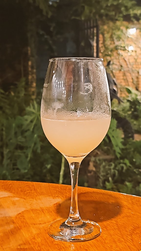 plagunap's tweet photo. @andrespucci @espaciozicatela Cabalmente a sugerencia tuya @andrespucci fuimos a cenar allí.. qué excelente pizza y calzone de @espaciozicatela , y el Ginger Beer una agradable sorpresa. Con seguridad volveremos. https://t.co/fvaKimYFZi
