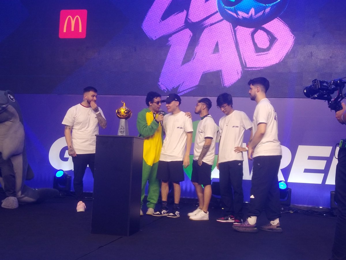 LuaLima27's tweet image. Essa final foi insana!🔥
Esse cbolao fez história!!❤️
#CBOLAO