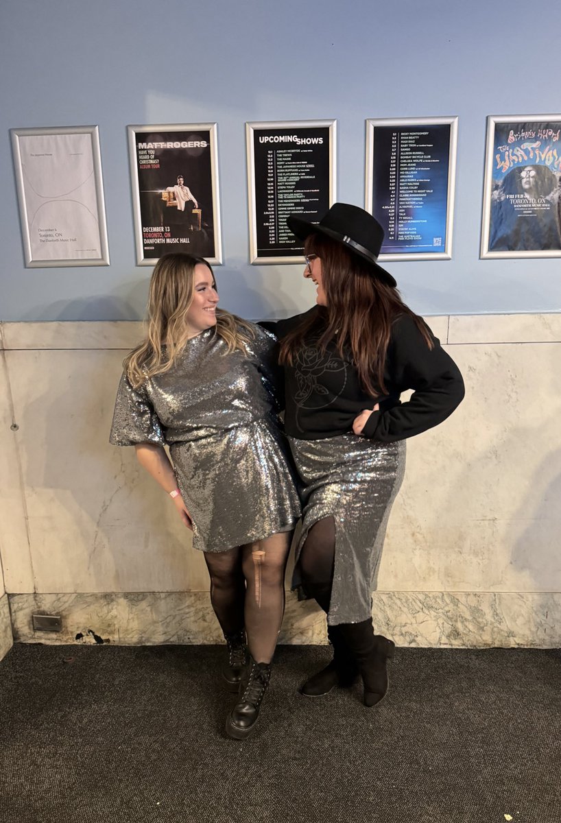 melongeee's tweet image. Seeing @themaine for the ???? time and had to dress disco fab for a sweet sixteen occasion 🪩🤍