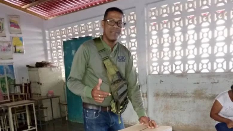 CleSucre's tweet photo. Trabajadoras y trabajadores activos en defensa del Esequibo.  

#VenezuelaEsEsequibo #SomosCles #ChávezsiempreChávez #GestiónParlamentaria2023 https://t.co/JWA3MWygdU