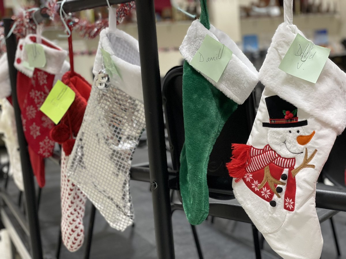 It’s beginning to look a lot like Christmas in the choir room! 🎶🎄Don’t forget to bring in your stockings this week so Santa can fill them on Friday! #travistigerchoir #holidayseason #workhardplayhard