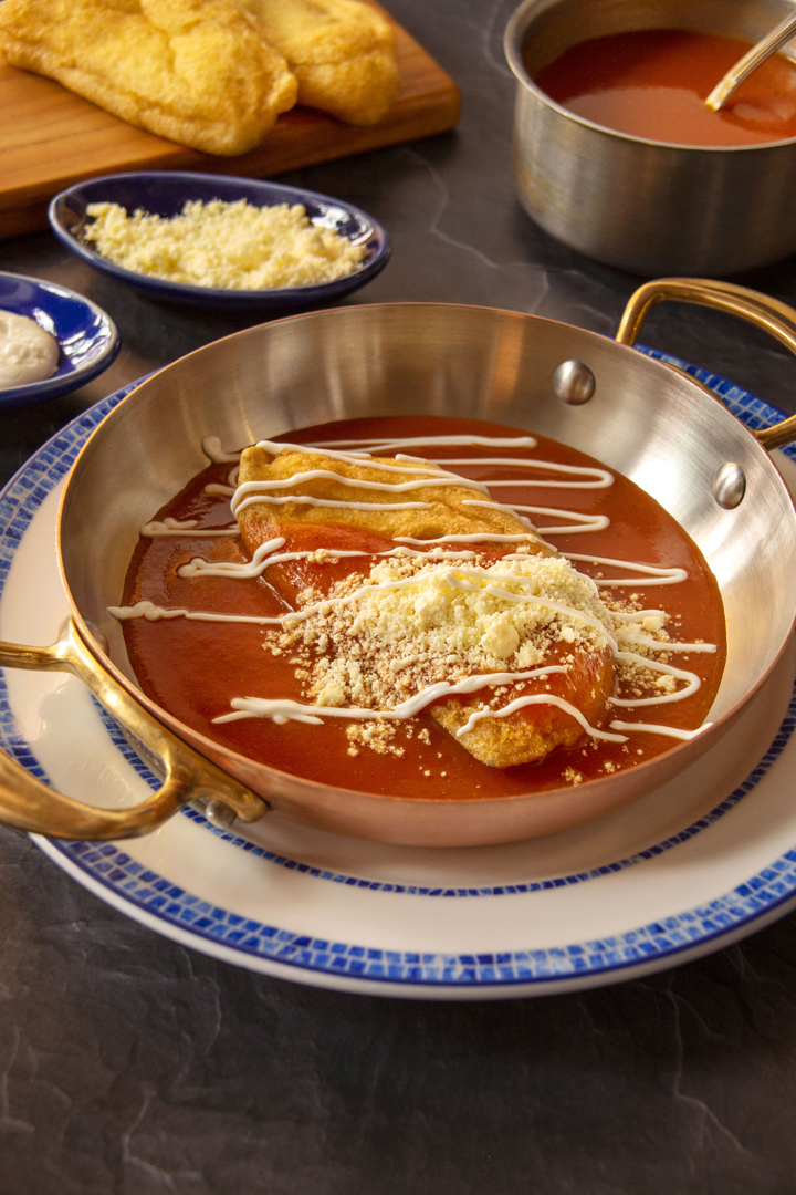 En Azulísimo podrás probar platillos que seguramente te remontarán a tu infancia ¿Quién no recuerda los deliciosos #peneques bañados en salsa roja? ¿Alguna vez los probaste? Visítanos en C. de Venustiano Carranza #57 Col. Centro, CDMX.