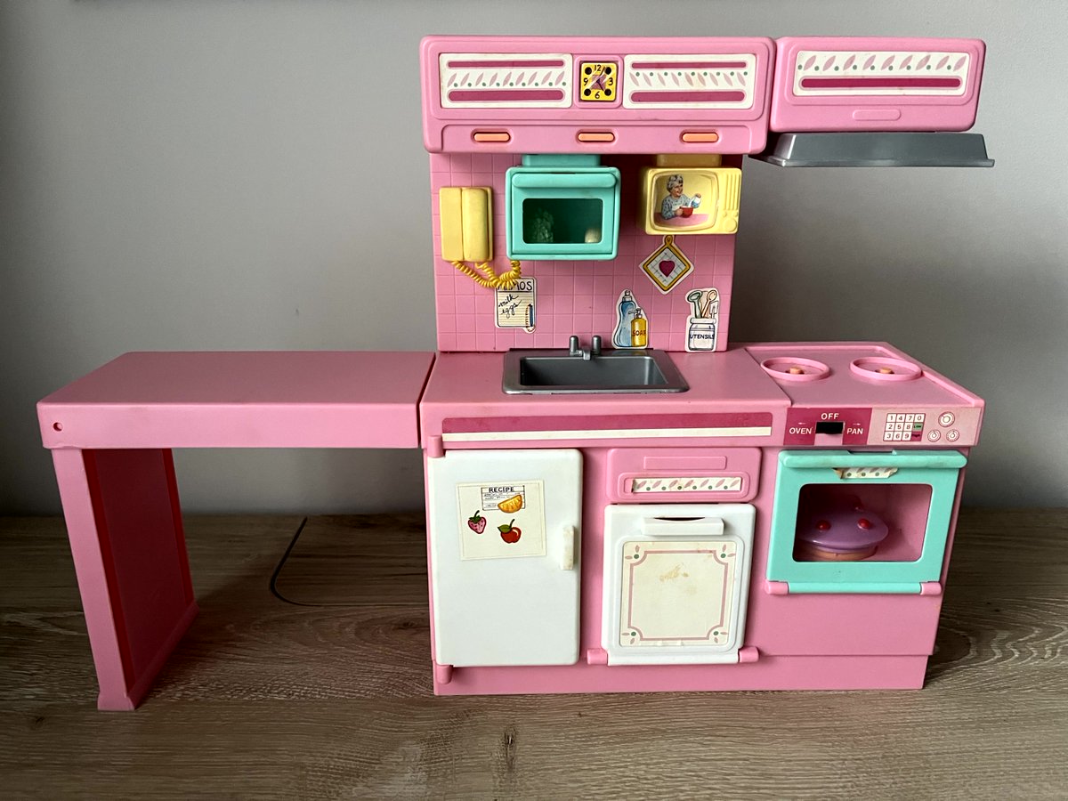 raleighfinds's tweet photo. Check it out, currently at .99 on @eBay and time is running out: Vintage 1991 Meritus Lights &amp; Sounds Kitchen Playset #Barbie Compatible. https://t.co/w10cMR63VR #90stoys https://t.co/llFgrRpkww