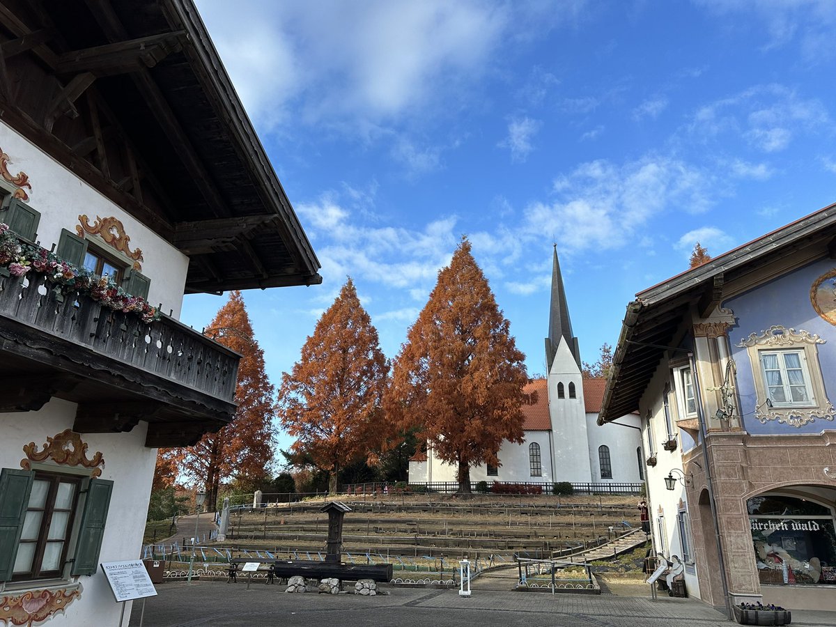 ayutama7841's tweet photo. 割引券いただいたので昨日は #リトルワールド へ🚗
昔のように海外旅行行けなくなっちゃったからプチ旅行気分で楽しかったな〜
今月ドイツでコンサートされる角野さんより前にドイツの雰囲気も味わってきた🍺🧸
そして一目惚れしたマグカップかわいいもっと欲しい
#konitz https://t.co/SCzOkv3R29