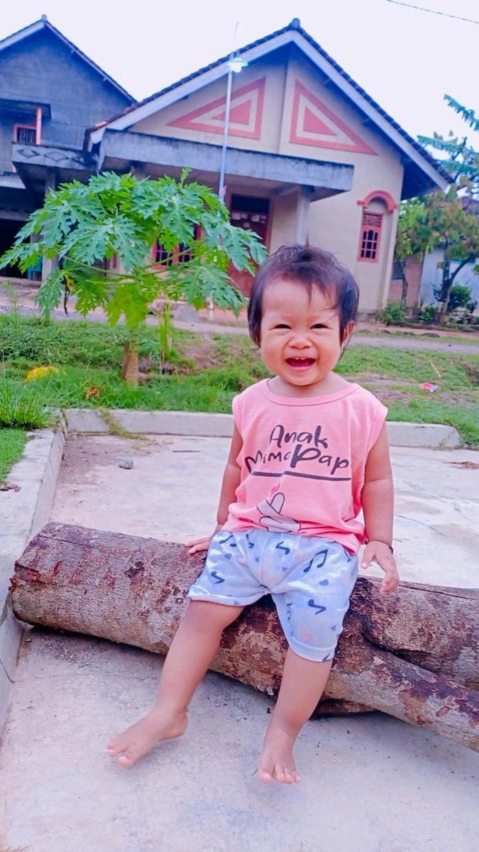 FaebyNaeby's tweet photo. my daughter 😊 https://t.co/LFJbjjcYyb
