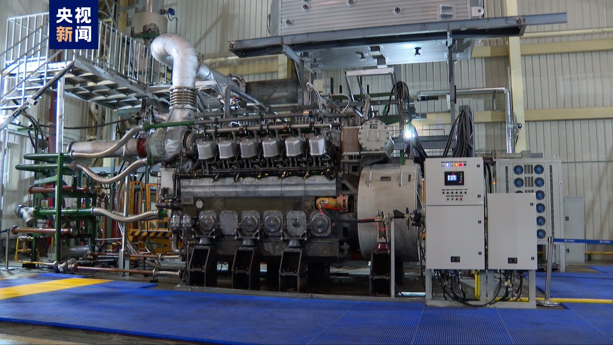 ChinaScience's tweet photo. China's first medium-speed and high-power #ammonia-powered #engine successfully completed ignition test on Thursday, marking a key tech breakthrough in such kind of engines. The homegrown motor will be installed on the country's first ammonia-fueled tugboat. #MadeInChina https://t.co/1s1D8lH7sY