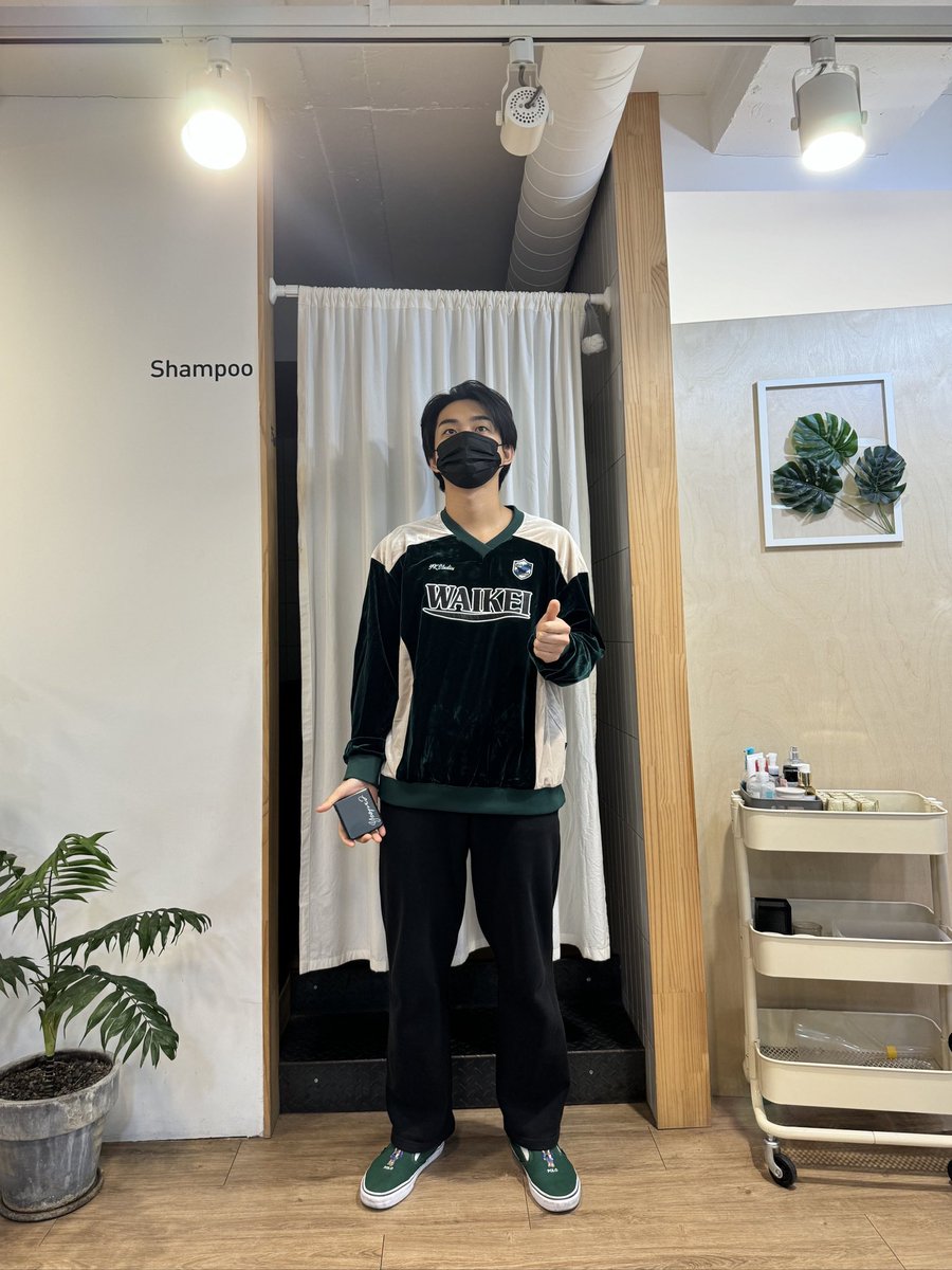 [231204] — 🐿️

good morning :)

hwaiting this week as well!

oh wonsang o’clock

:

today’s work look again today

yechan took it for me today

ㅋㅋㅋㅋㅋ