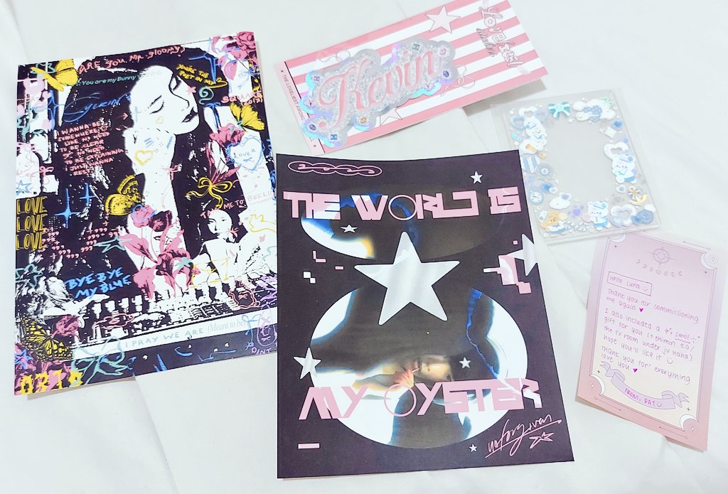 withlovedeobi's tweet photo. received so many pretty goodies last night! a happy anik anik girlie 🥰

🧬: zeneration encore concert kit 
- @AREA913_ #XYZ_MNL 

💌: the boyz q cupsleeve kit
 - @02zzam #Letters4Q

🖼: @userishomebody postcards 

✨️: sailor themed topkku frame @kyugoms #madebypat https://t.co/8fxuPCaiyb