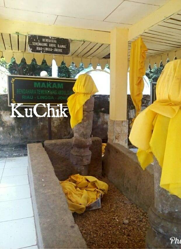 heritage_siak's tweet photo. SIAK - JOHOR ADALAH BERSAUDARA
(ZIARAH MAKAM MOYANG KESULTANAN JOHOR) 

----------- 

JEJAK WARISAN KESULTANAN JOHOR RIAULINGGA PAHANG 

Assalamualaikum sahabat dan rakan - rakan...
Hari ini Admin muatnaik mengenai TUN ABDUL JAMAL. Siapakah TUN ABDUL JAMAL? https://t.co/hfCnSqTv40