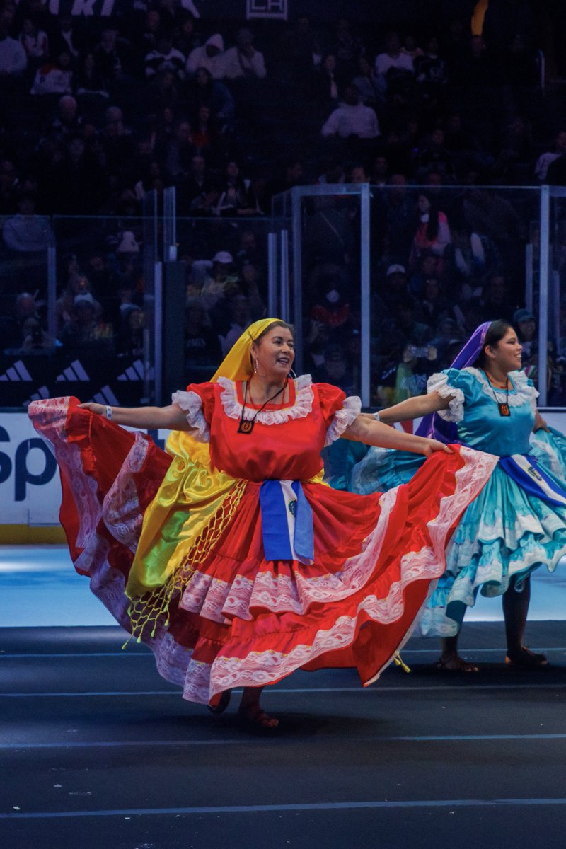 AFJAES's tweet photo. Some beautiful photos by AFJA Photographer Eric Valle at the first ever Salvadoran Heritage Night with @LAKings ! #AFJA
#GKG @cryptocomarena | AFJA ❣️
.
👑: https://t.co/XRYovA8ZiR https://t.co/ilt9B6ptBx