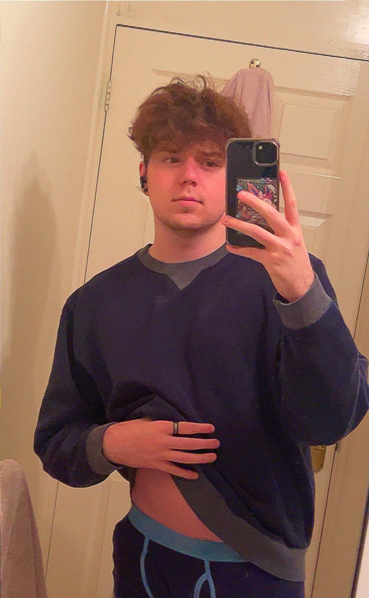 Succuboyy's tweet photo. the face of a man who sleeps for 12 hours https://t.co/l9UMZ87yAa