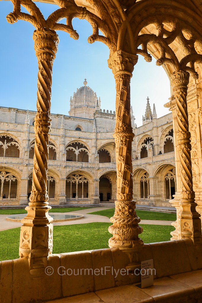 The Jerónimos Monastery - A view from inside the courtyard.

#lisbon #portugal #jerónimosmonastery #gourmetflyer