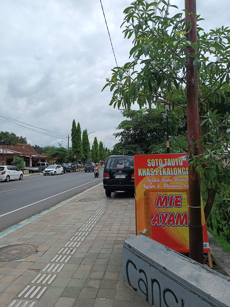jacintha_box's tweet photo. Menuju termonal Borobudur kemarin, nemu kios Taoto Pekalongan! Sedia Mie Ayam juga dll. Yawla makin happy tinggal di Magelang. Apa pindah ke daerah Borobudur aja sekalian ya.
Lokasi pas depan Pasar Hewan Legi
Rasa lumayan kurang medok sikit.
#KulinerMagelang
#LifeInMagelang https://t.co/XoVFMV05Lo