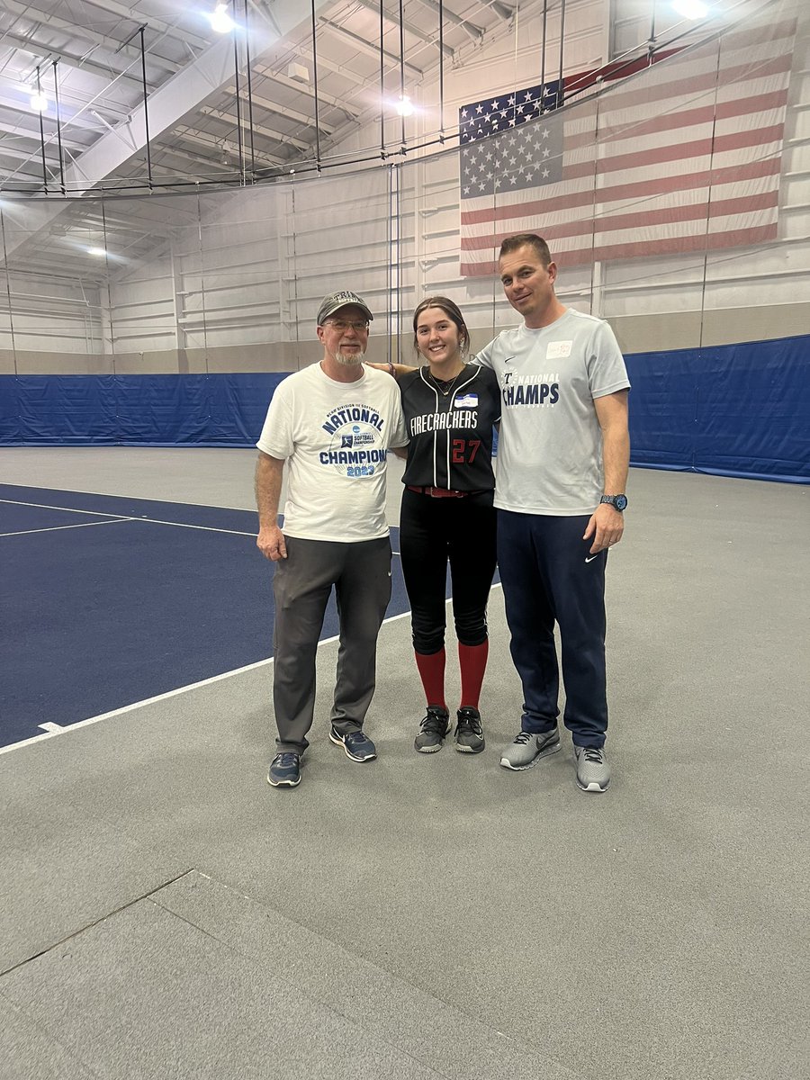 Huge thank you to @TrineSoftball for hosting an amazing clinic today. I loved working on a ton of infield and outfield. Thank you for everything, it was great meeting everyone. Go Thunder! @CoachD_TUSB @CoachFosterTUSB @Firecrackers_MI @CSA_Athletes