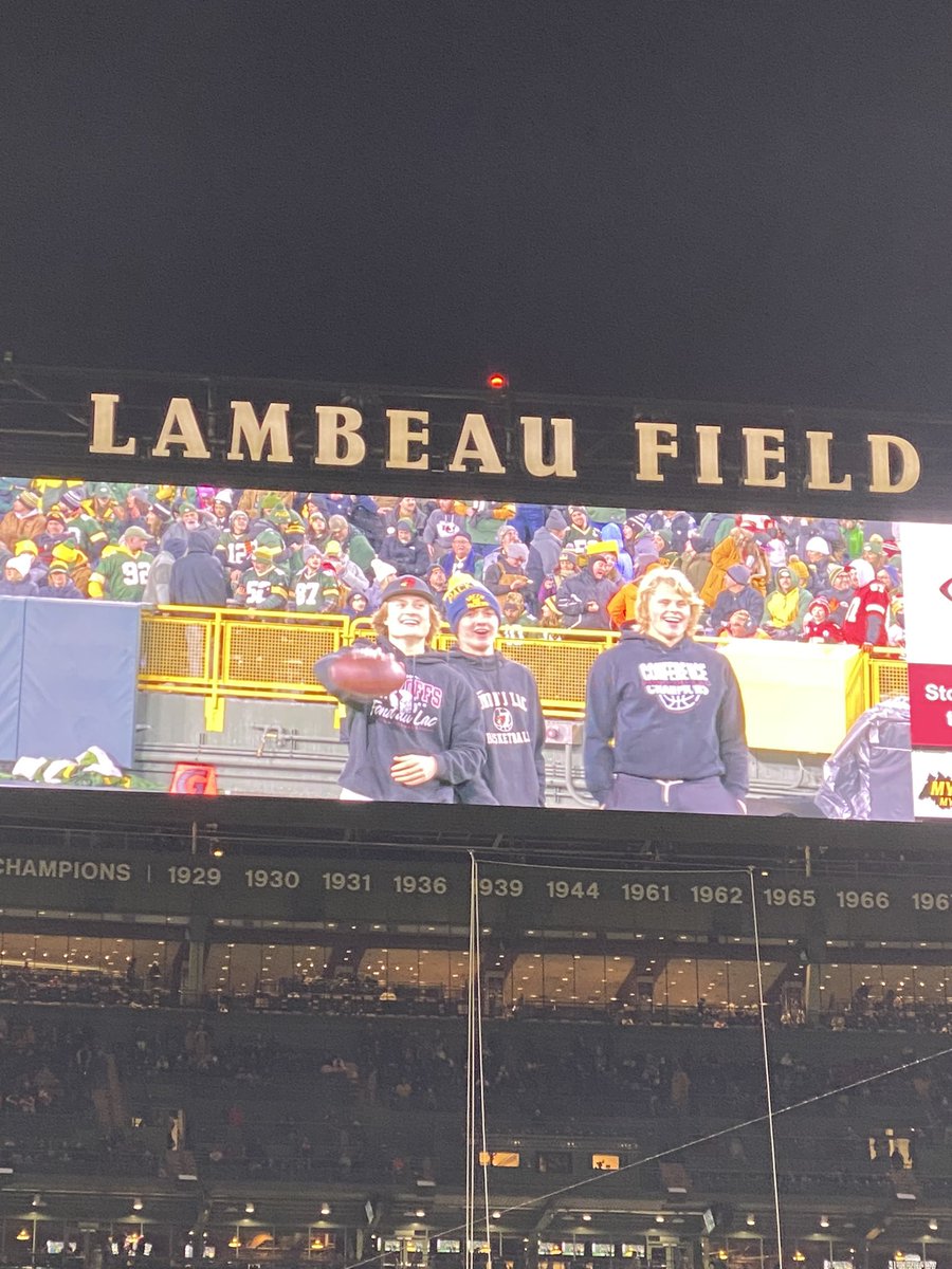 CoachPlucker's tweet photo. Thanks to the @packers for a once and a lifetime experience! High School QB Challenge Winners! @FondyFB @mengel_max @CKlapp15 @KalvinMullins11 https://t.co/N7jXMOPICI