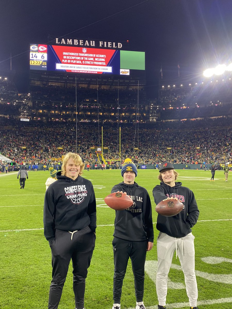 CoachPlucker's tweet photo. Thanks to the @packers for a once and a lifetime experience! High School QB Challenge Winners! @FondyFB @mengel_max @CKlapp15 @KalvinMullins11 https://t.co/N7jXMOPICI
