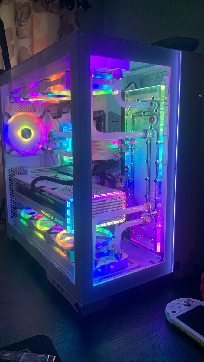 mr.medina.to.u tweet media