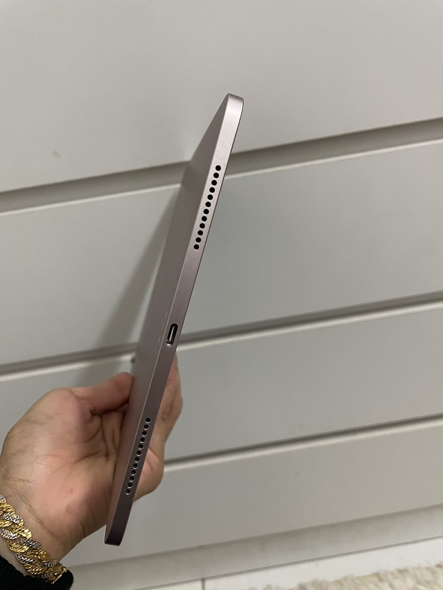 ShaHamDan's tweet photo. Ipad Air 5th Generation 256gb to letgo. Berminat boleh pm ya. Thank you🙏🏻 
Whatsapp 0139585960 https://t.co/gus6up0Bz8