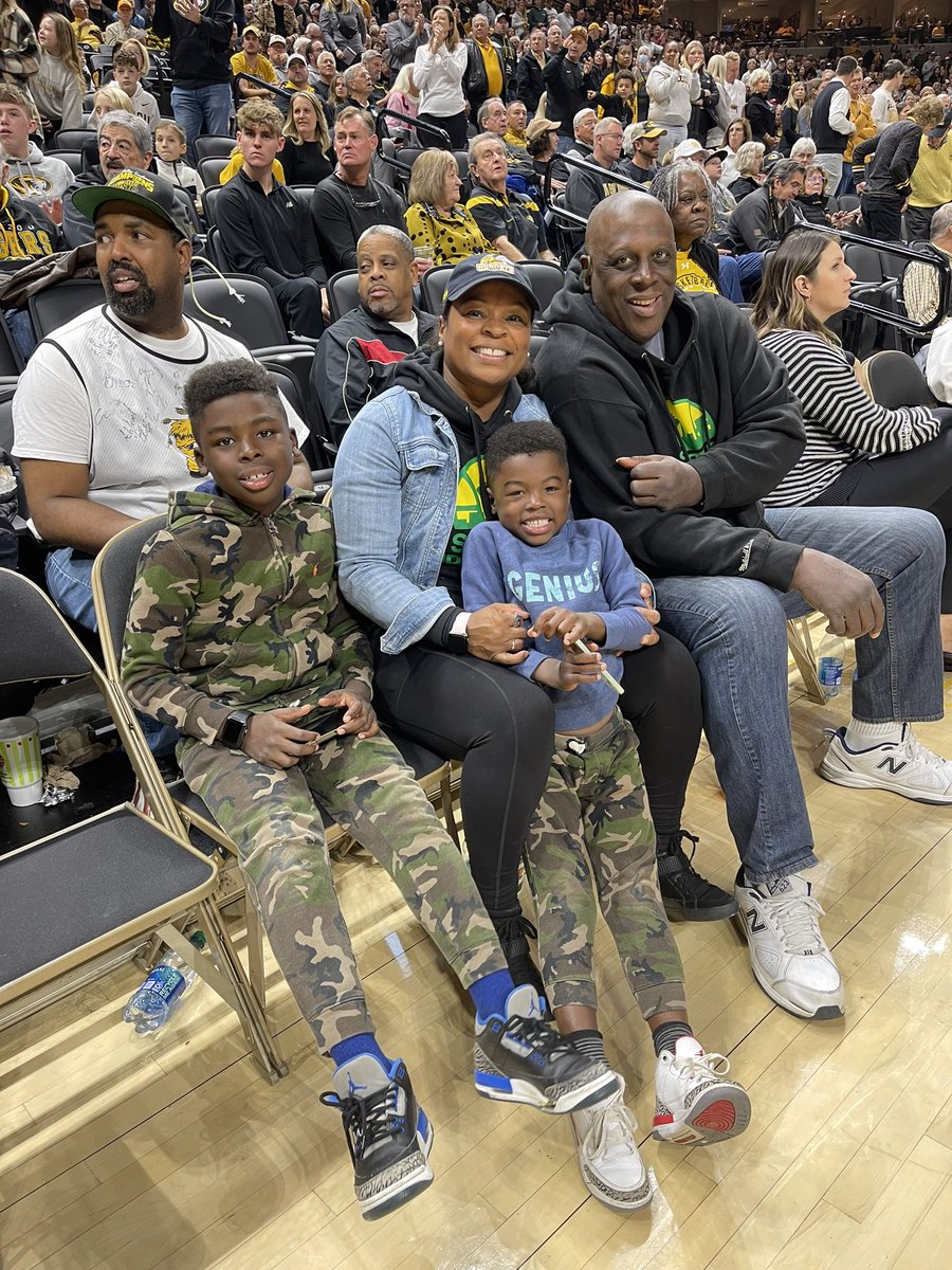 MORRA GILL tweet media