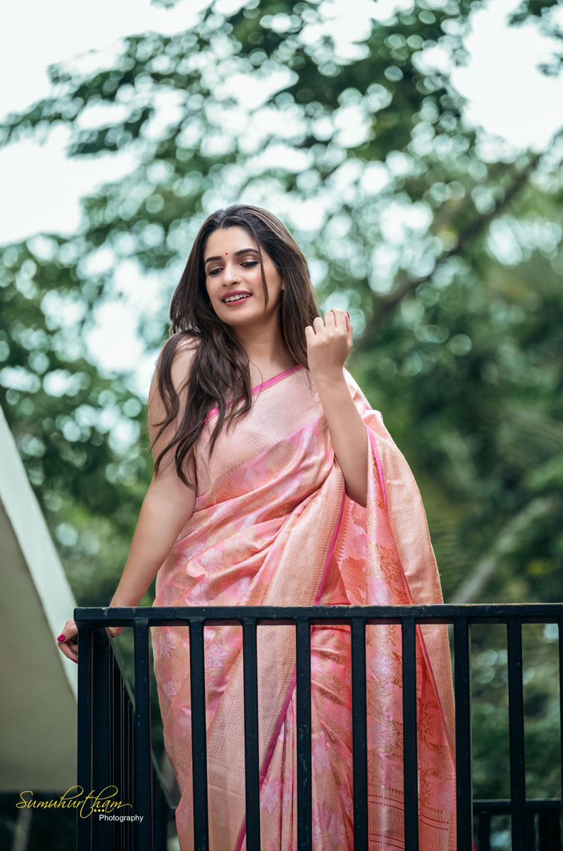 JayaTvOfficial's tweet photo. Actress #ThejaswiniSharma's traditional photoshoot stills
@spp_media #Actress #RecentPhotoshoot #thejasawinisharma https://t.co/hZFHySDOZM