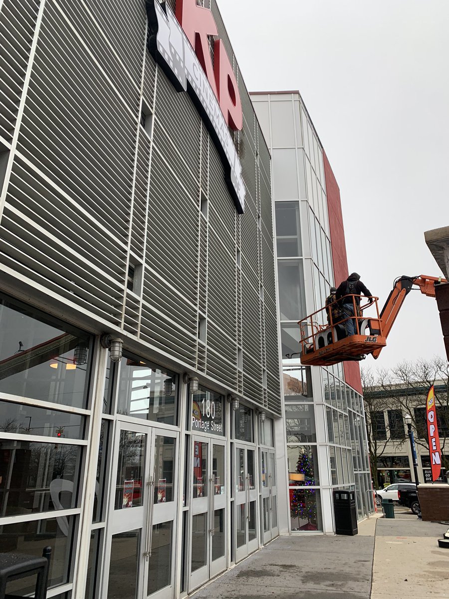 KeganMiller3's tweet photo. Got to see them taking the amc down on the way to see Godzilla https://t.co/SmBqeIO16y