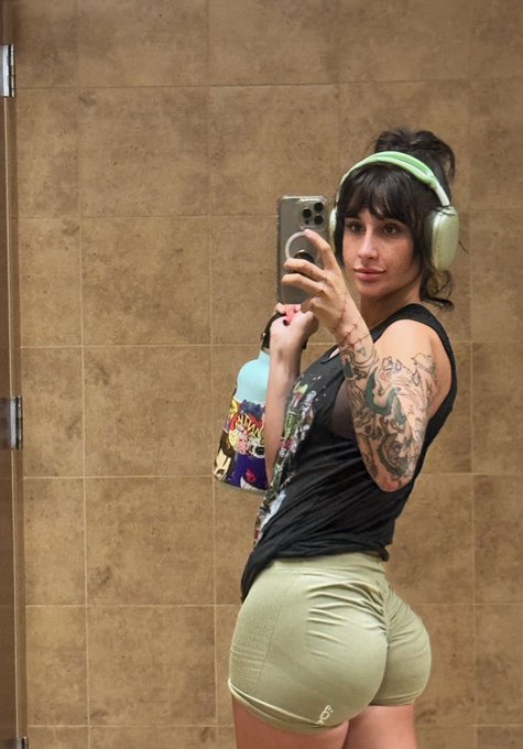 leg day ✨ https://t.co/Hw1wkk5MXj