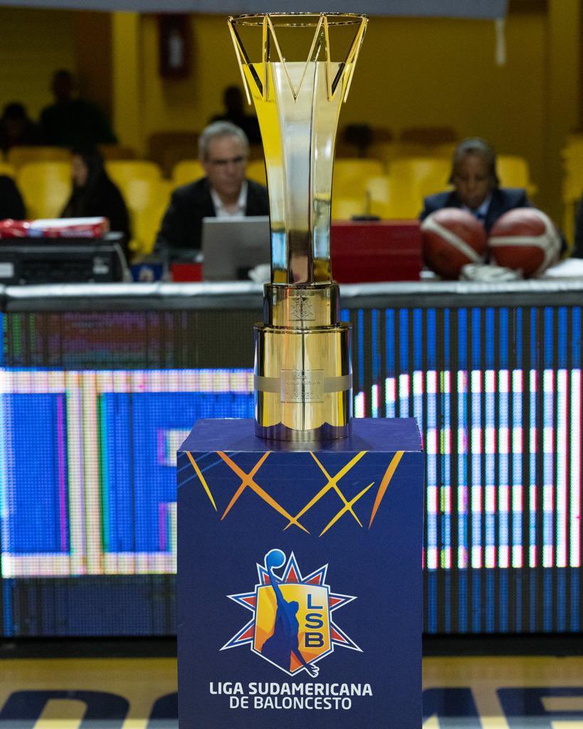 De aquel provincial a hoy, el trabajo constante, responsable y la pasión siguen escribiendo la historia. 🔴⚪️🔴🏀 
Una más para la vitrina, disfrútala <a href="/JMCAVAGLIATTO/">Juan M Cavagliatto</a>