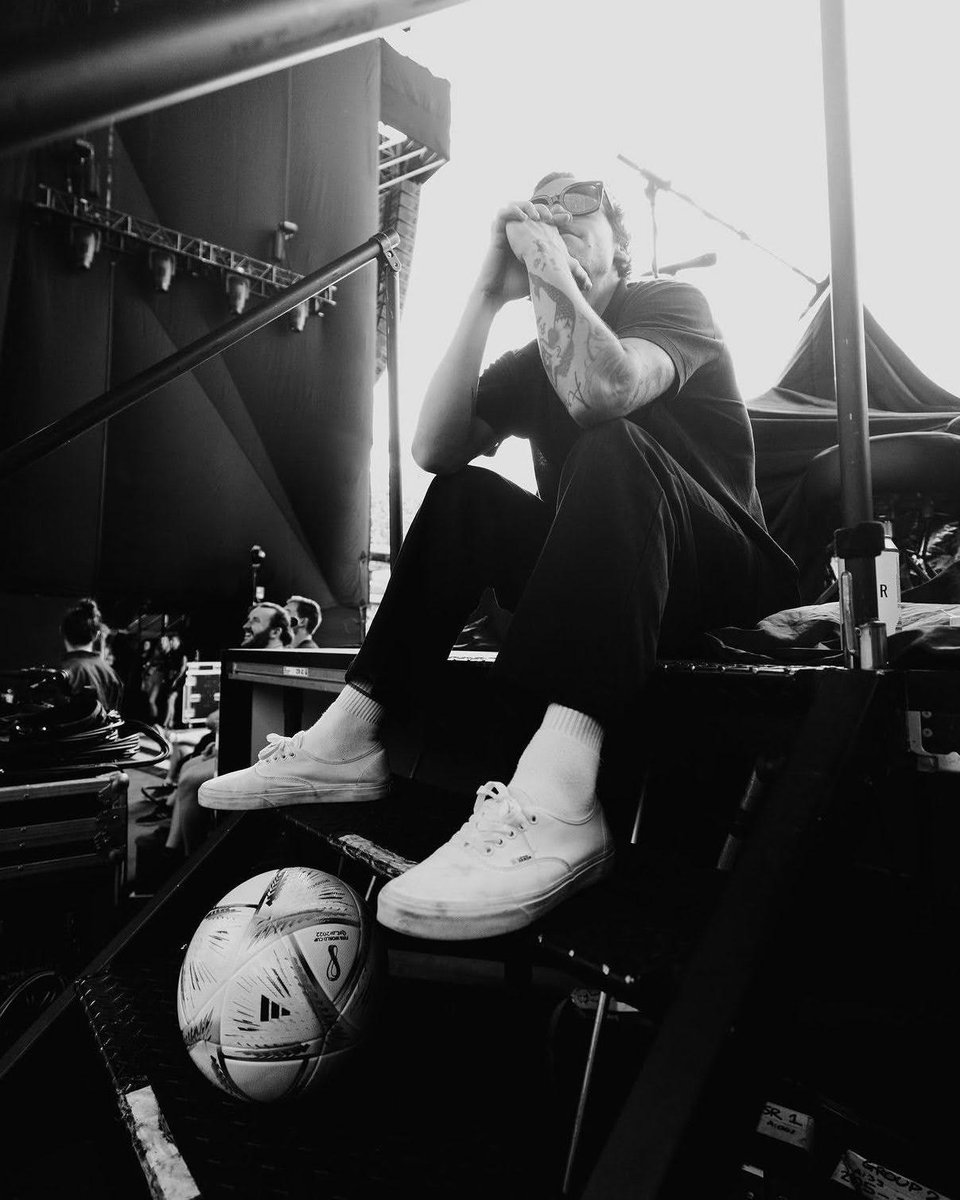 valubaigorria's tweet photo. 1 AÑO QUE VI A HARRY EN VIVO 
gracias Harry, el mejor día de mi vida 🥺🫶 https://t.co/FudMYf2W3W