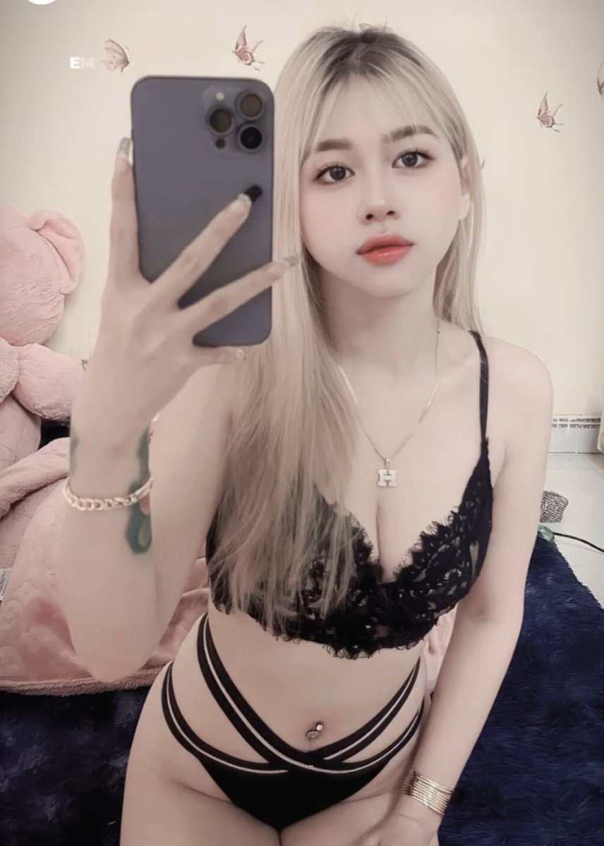 pe_tho003's tweet photo. Ngày mới vui vẻ ạ
Đầu tuần tràng đầy năng lượng ạ
Bị pay sao tuột fl zạy 🥲
Cho pé xin lại ít fl +tim đi 
Em cảm ơn 😘 https://t.co/EWnENQrgpf