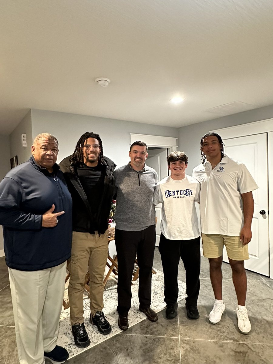 Great times! <a href="/vincemarrow/">CoachMarrow</a> <a href="/CoachWhiteFB/">Brad White</a> #BleedBlue