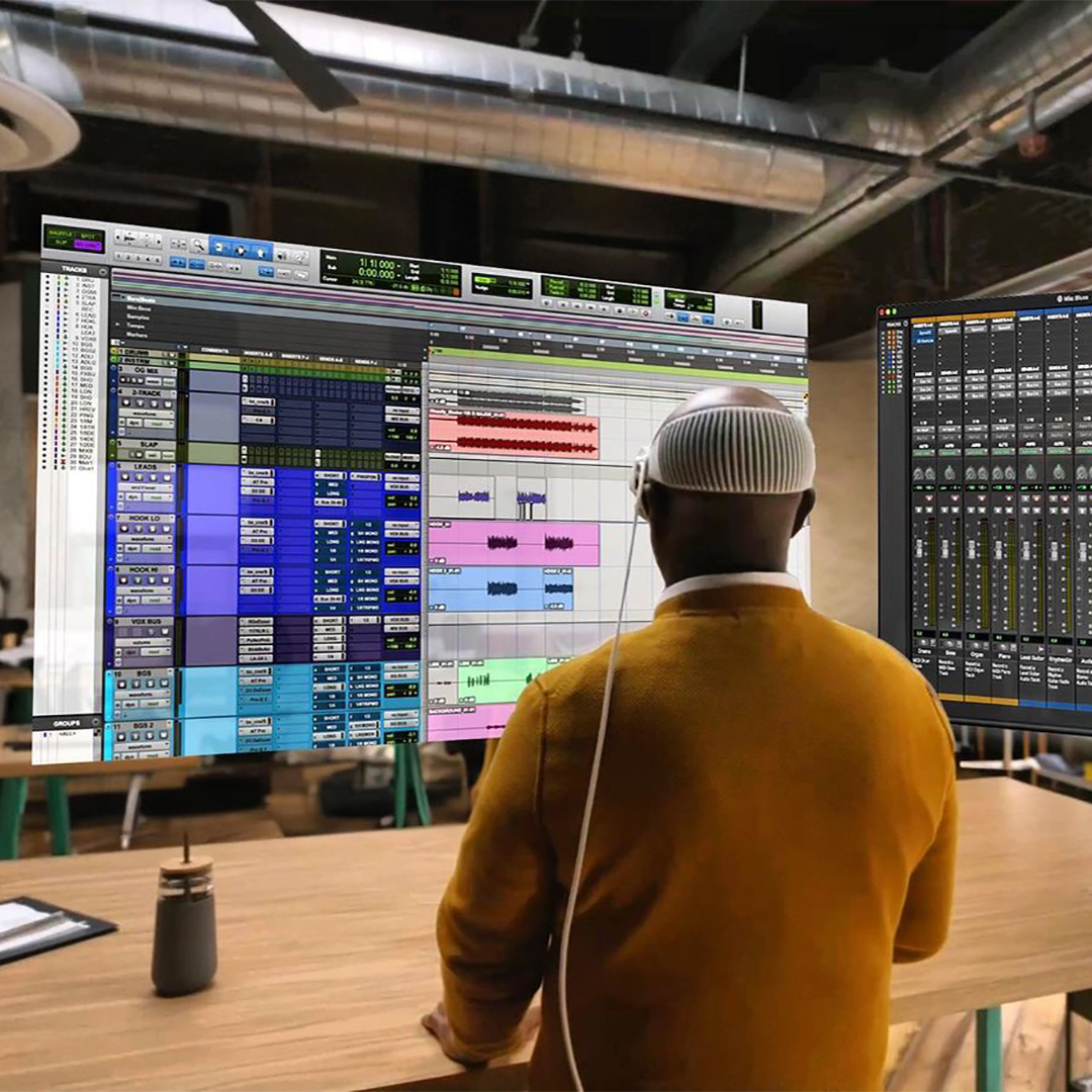 Avid's tweet photo. 😍 Imagine this...
📷 https://t.co/TzsYUPXmas

#apple #vr #imagine #virtualreality #augmentedreality #mixing #recording #daw #protools #avid https://t.co/eMrjTILnsj