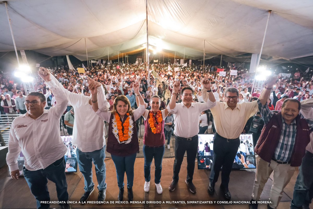 En Temixco, Morelos, me dio mucho gusto ver a nuestra precandidata a la gubernatura de este estado, Margarita González Saravia, una mujer honesta, capaz y con convicciones. Nos acompañaron más de 20 mil militantes y simpatizantes alegres y con mucho entusiasmo.