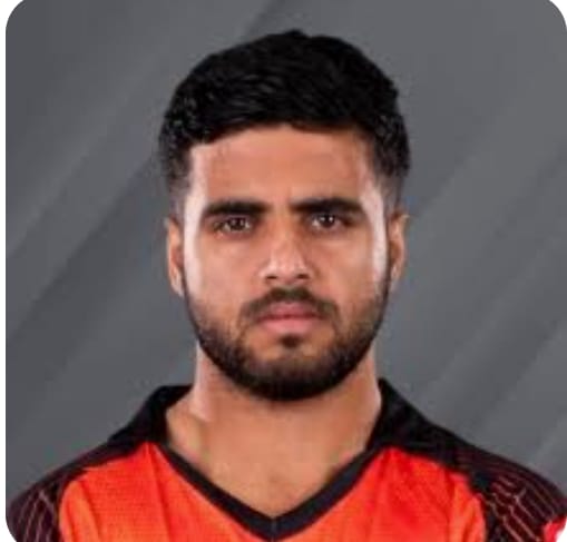RisingKashmir's tweet photo. #VijayHazareTrophy; Centurion Tare overwhelms efforts of #Vivrant, #Auqib to fashion #victory for #Uttarakhand

https://t.co/RDc869lFCb https://t.co/hYKBDs5jDK