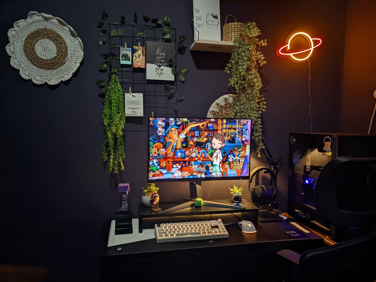 Dhimprim's tweet photo. @aan__ Bisa kebeli PC spek full gaming yang sudah diidam-idamkan dari smp + punya setup juga yang selama ini cuma bisa liat dari pinterest ya walaupun belum estetik banget tapi ini adalah salah satu pencapaian terbaik dalam hidup ✨ https://t.co/ZX50kxs8Eb