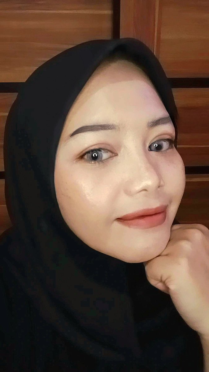 Far_Rida_'s tweet photo. Ini @mizzucosmetic punya foundation kok keren banget sih, meskipun ringan berasa ga pake foundation tp coverage banget masa 😍 dan ini aku pilih shade nya yang baby beige ya beautiest ✨️ ..
#FoundationInfusedSerum #MizzuCosmetics #reviewfoundation https://t.co/ch7obG1i7H